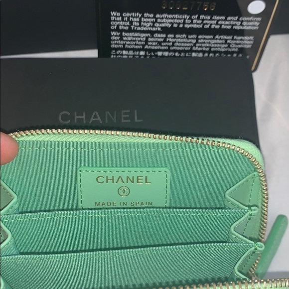 Chanel 19 Zipped Wallet - Picture 2 of 11